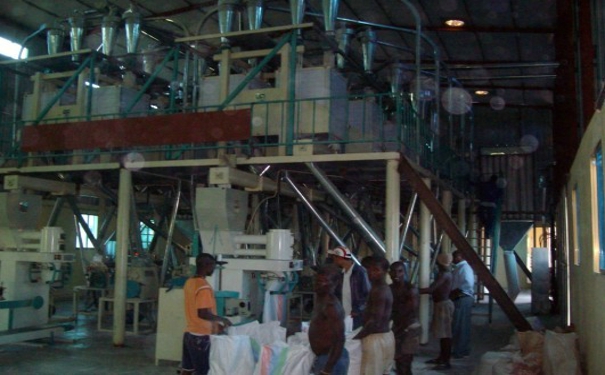 <a href=http://m.appebuy.com/product/6/ target=_blank class=infotextkey>玉米深加工機械</a>